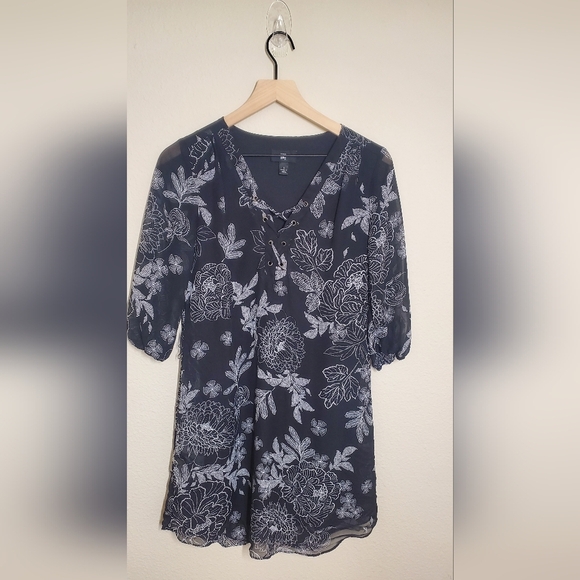 IZ Byer Black Floral Design Lace-Up Mini Dress - Picture 1 of 2